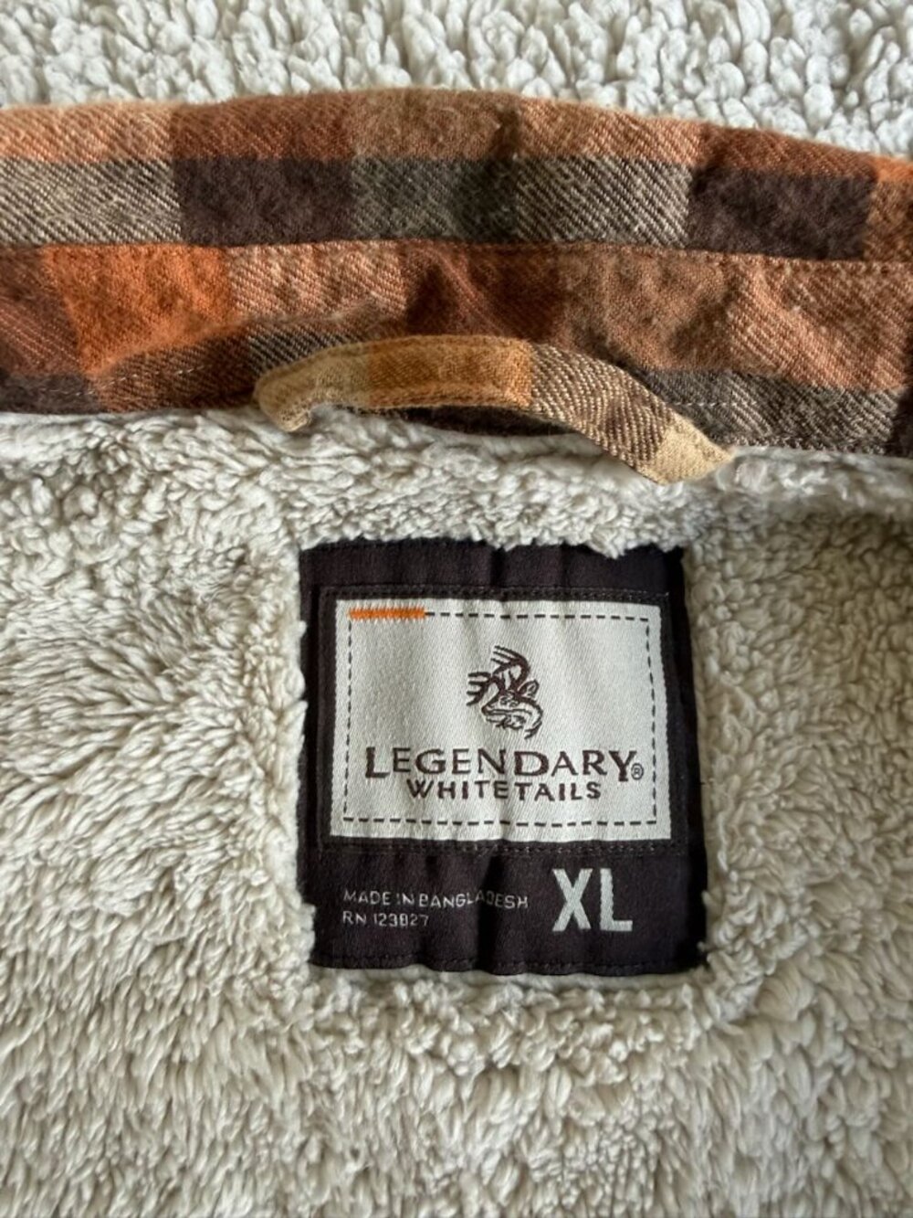 Legendary Whitetails Plaid Flannel Sherpa lined jacket - Size XL - Picture 4 of 15